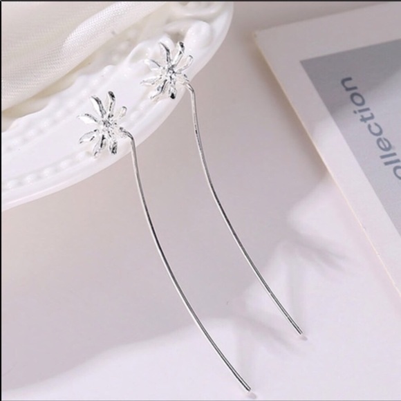NEW Long Stem Floral Earrings Jewelry Dainty - Picture 3 of 3